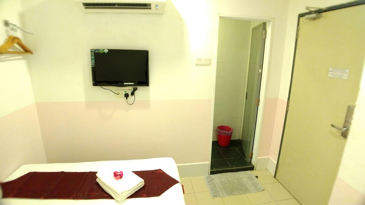 Apple 1 Hotel Budget Gelugor Buitenkant foto