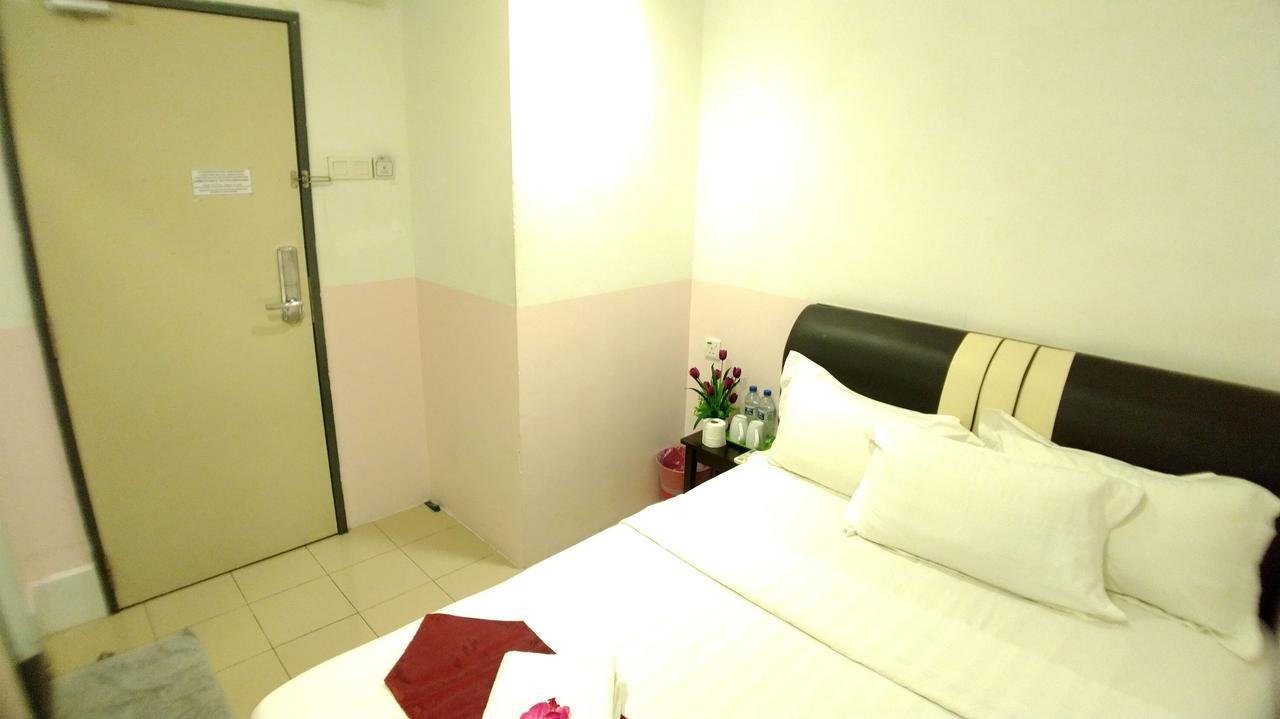 Apple 1 Hotel Budget Gelugor Buitenkant foto
