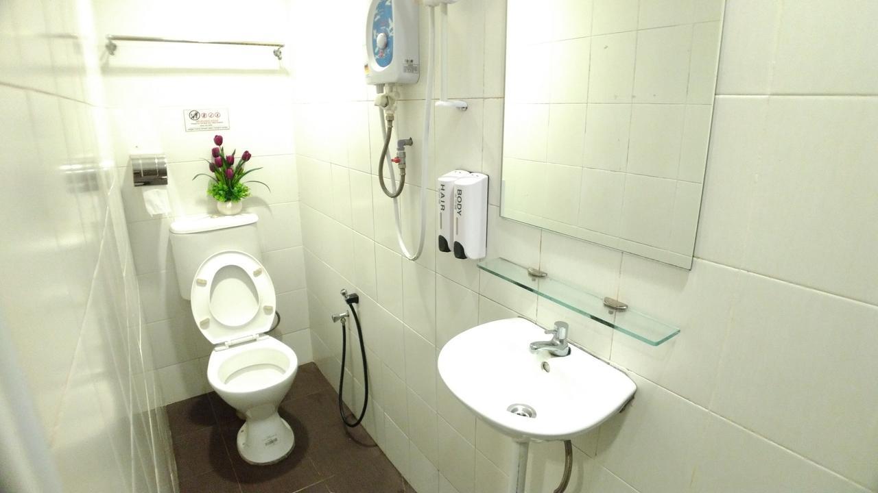 Apple 1 Hotel Budget Gelugor Buitenkant foto