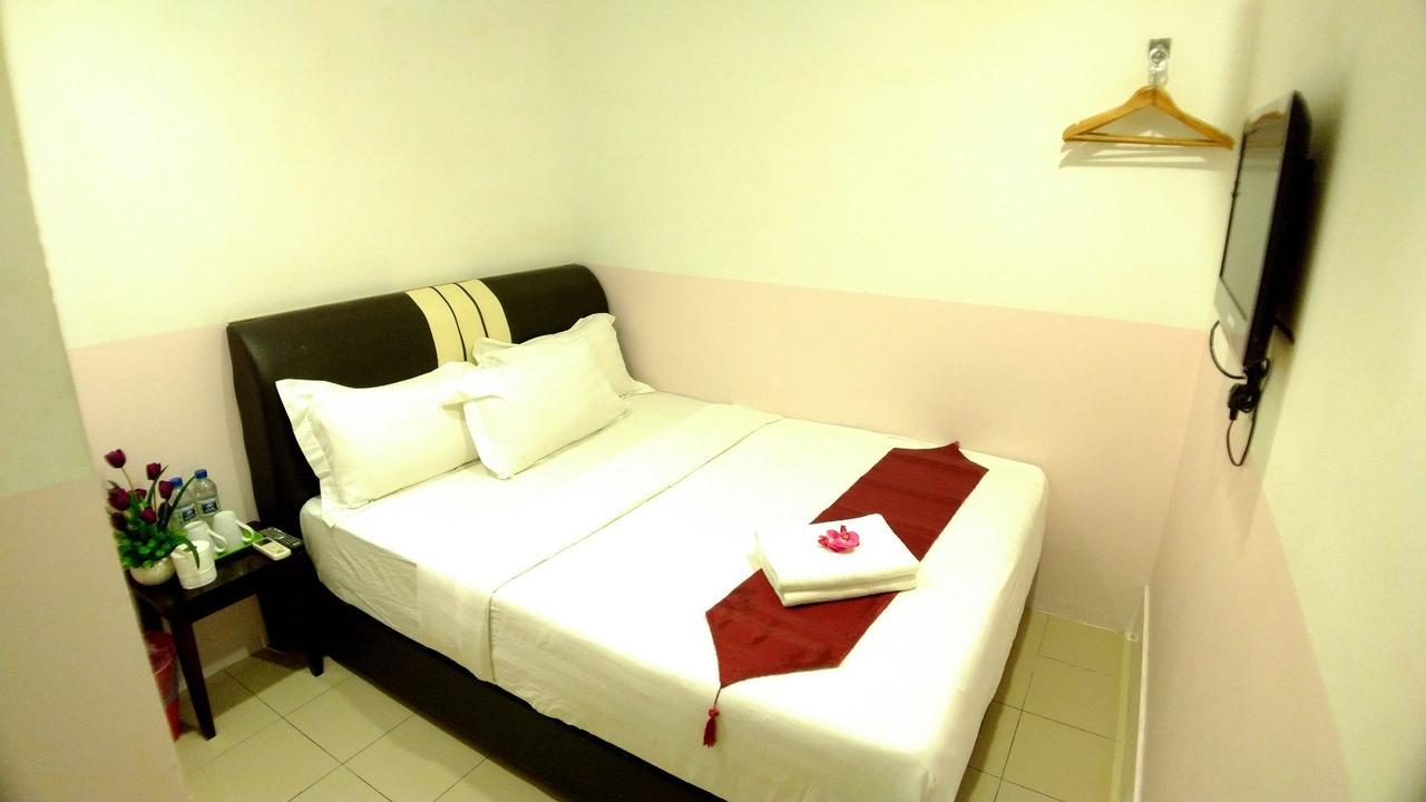 Apple 1 Hotel Budget Gelugor Buitenkant foto